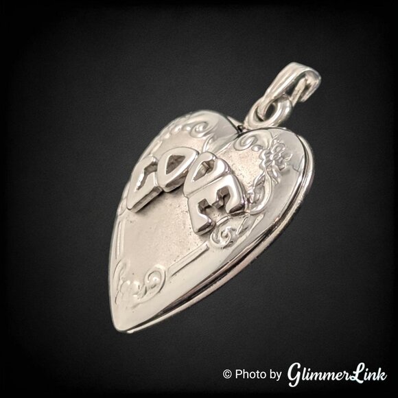 Vintage Sterling Silver LOVE Heart Locket Pendant - Picture 4 of 10